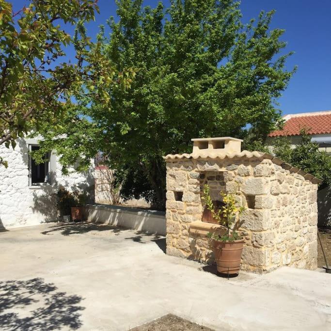 Aνεξάρτητη Παραδοσιακή Πέτρινη Κατοικία Corinth 외부 사진